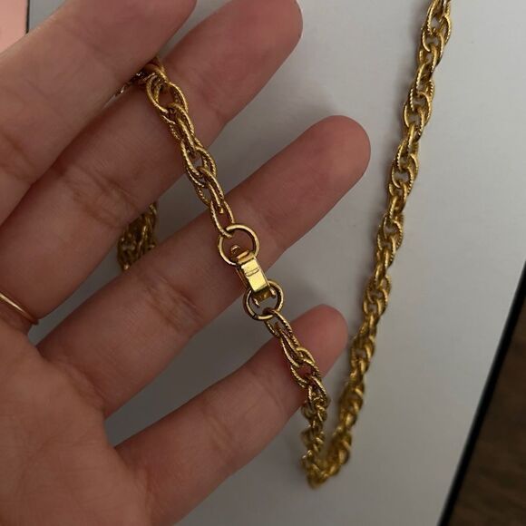 Vintage gold tone fan necklace - Picture 5 of 5